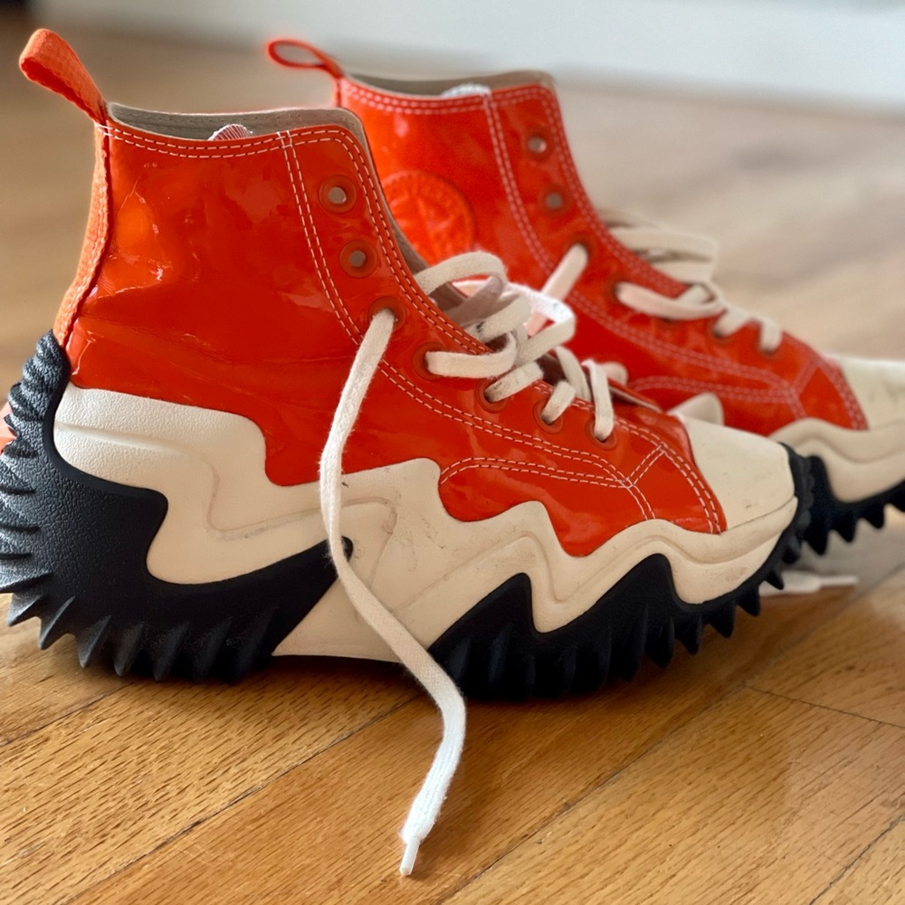 Converse Run Star Motion Platform